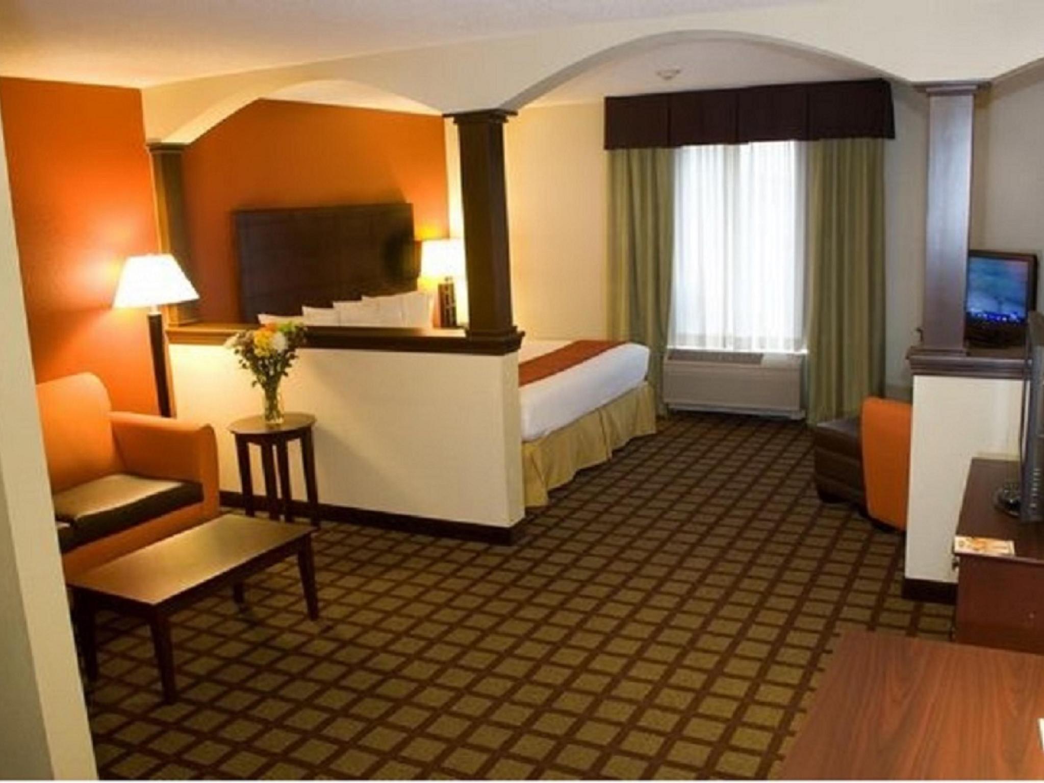 Holiday Inn Express Hotel & Suites Chicago-Algonquin By Ihg Exterior photo