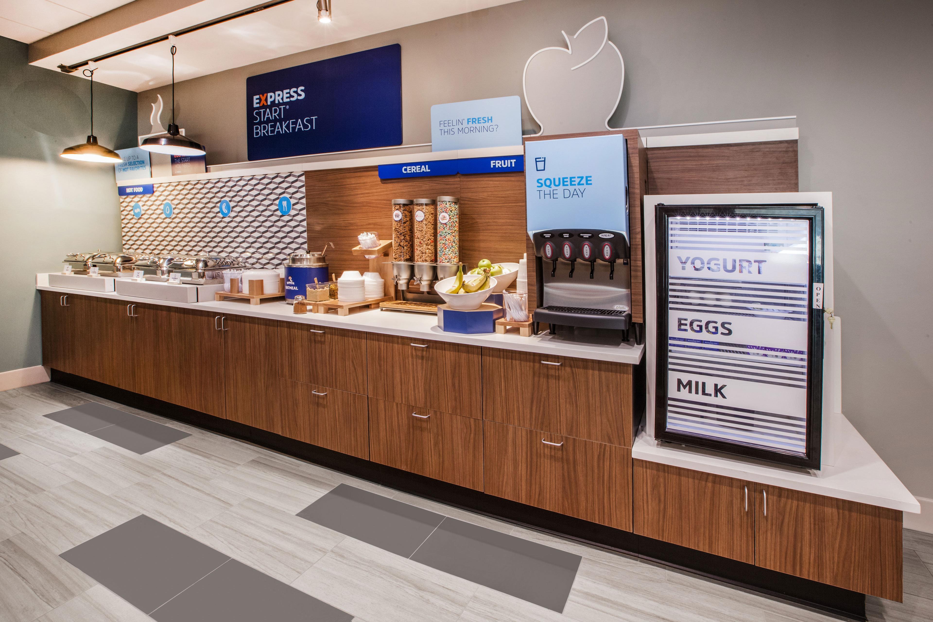 Holiday Inn Express Hotel & Suites Chicago-Algonquin By Ihg Exterior photo