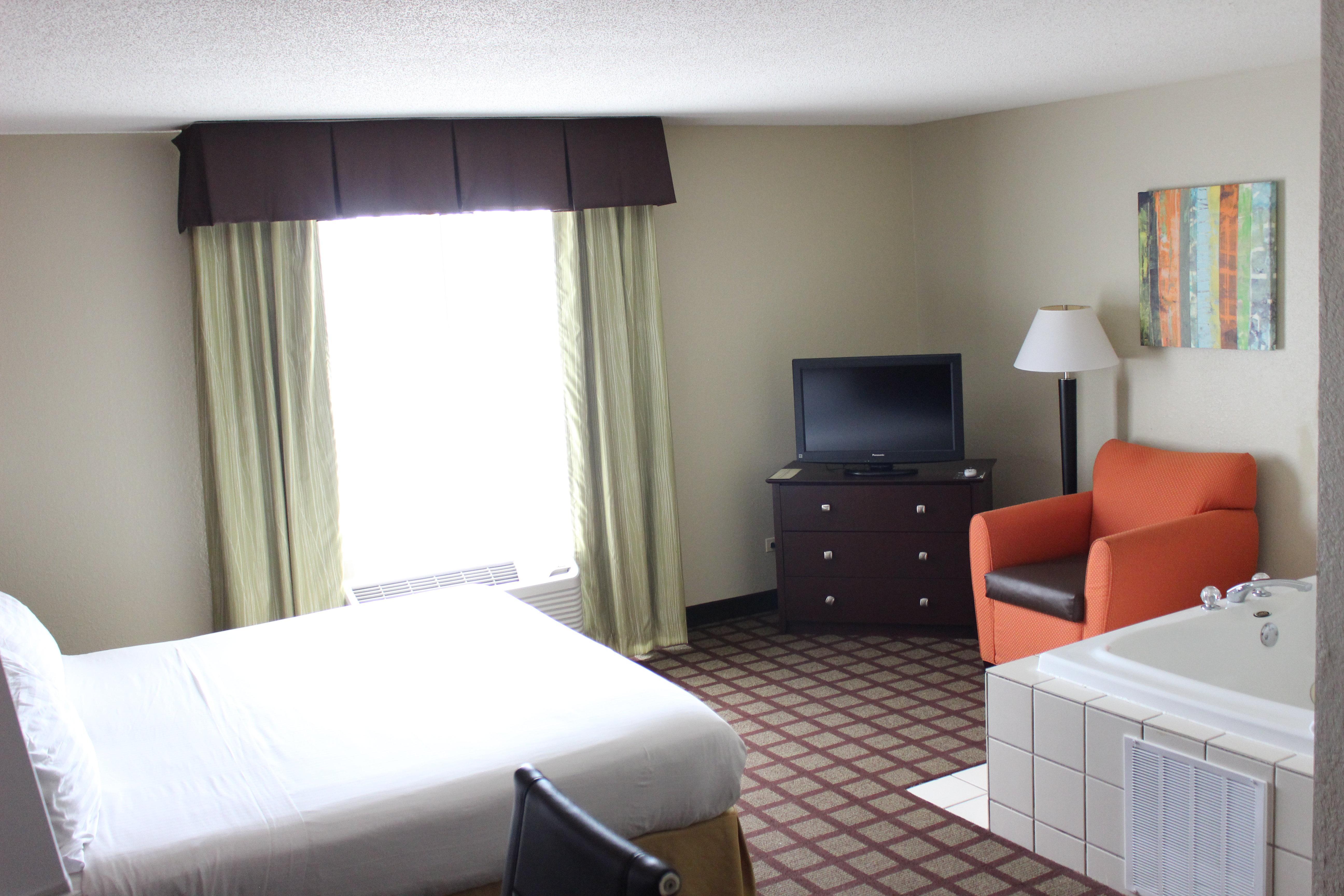 Holiday Inn Express Hotel & Suites Chicago-Algonquin By Ihg Exterior photo