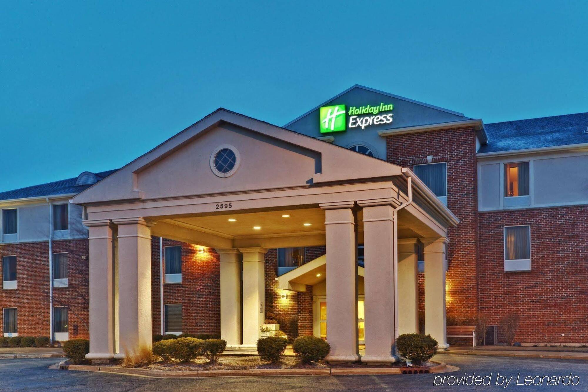 Holiday Inn Express Hotel & Suites Chicago-Algonquin By Ihg Exterior photo